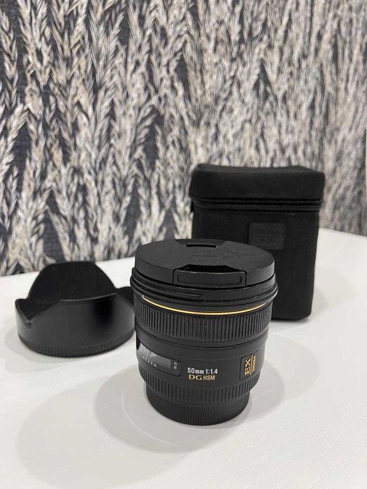 Объектив EX SIGMA 50 mm.