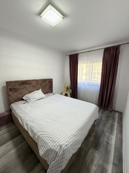 Inchiriez apartament 450e