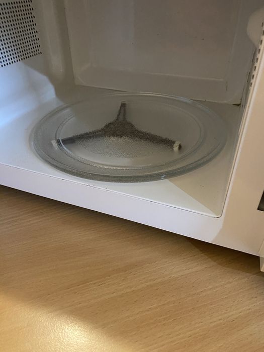 Cuptor cu microunde Amica