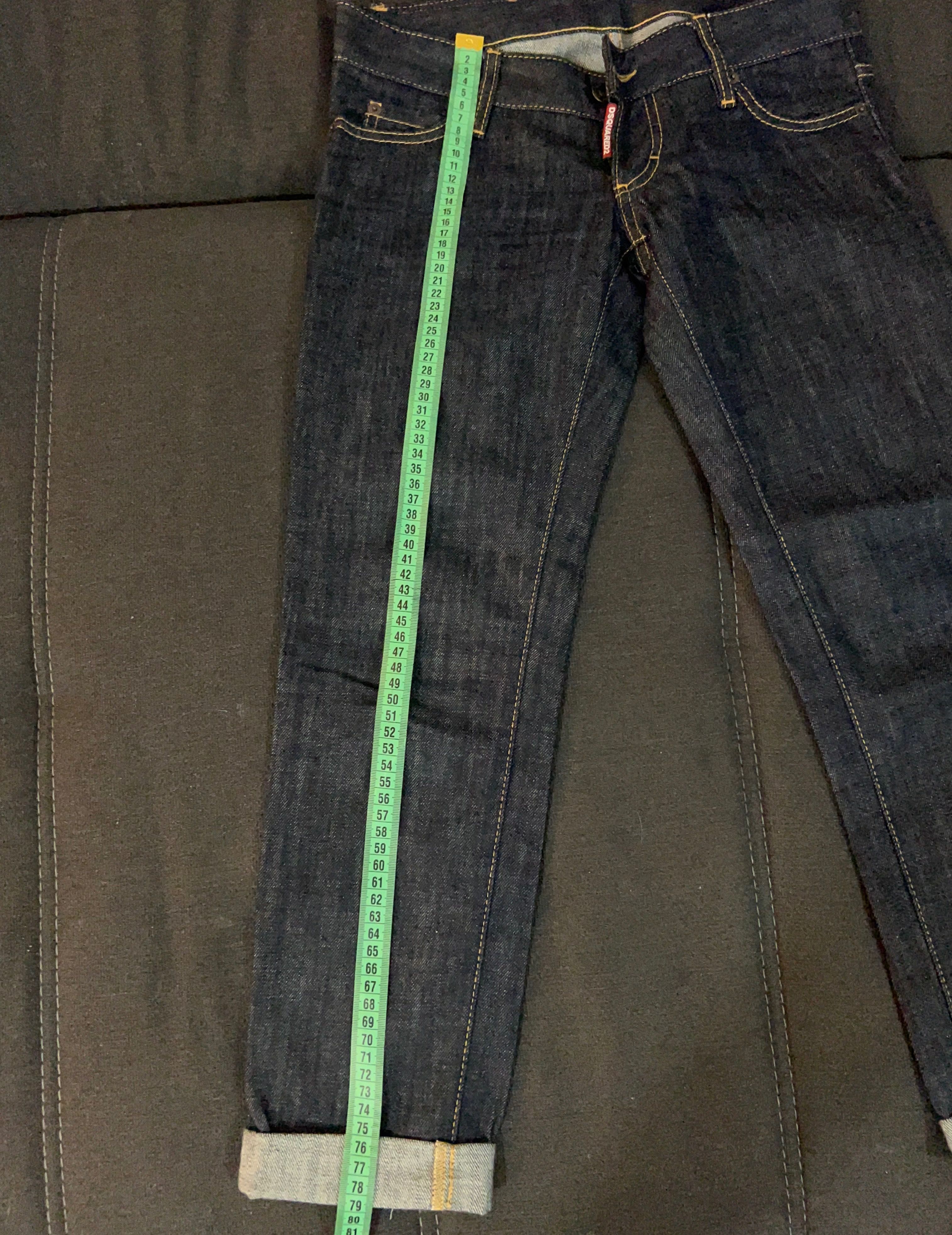 Blugi DSQUARED2 marimea 32 talie foarte joasa purtati o data