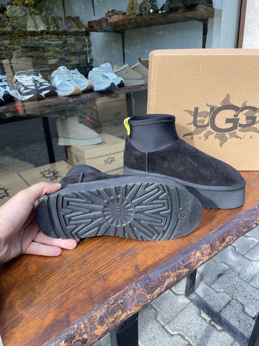 Ugg mini dipper boots