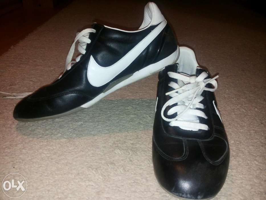 Adidasi Nike