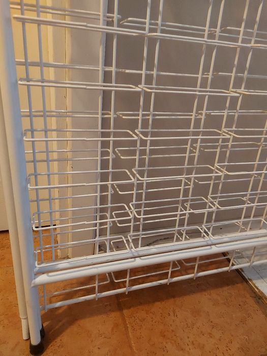 Стелаж /щендер за очила