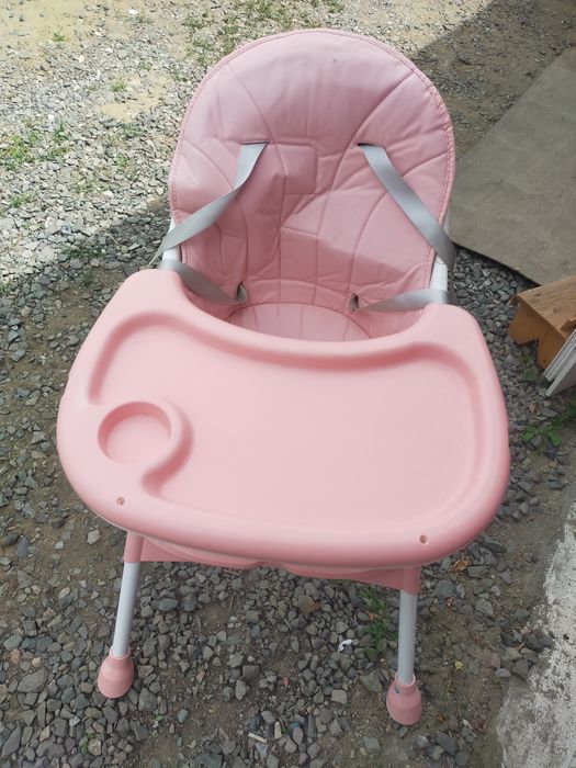 Продам два детских столика