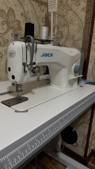 Швейная машина jack F3