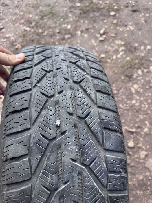 Vand jante cu tot cu cauciuc aproape noi iarna vara