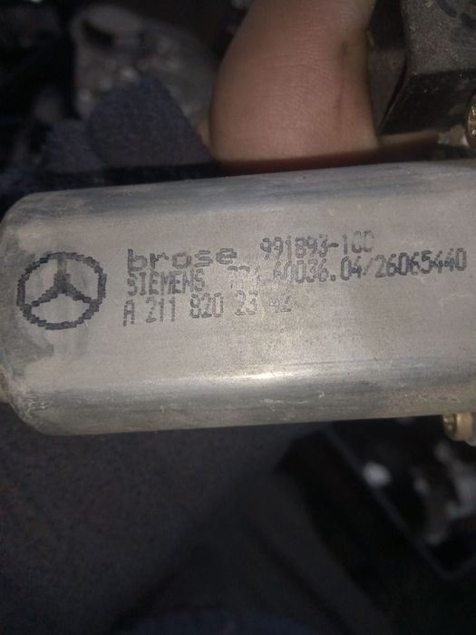 Motoras macara geam stanga spate a2118202342 Mercedes-Benz E-Class W211  [din 2002 pana  2006]
