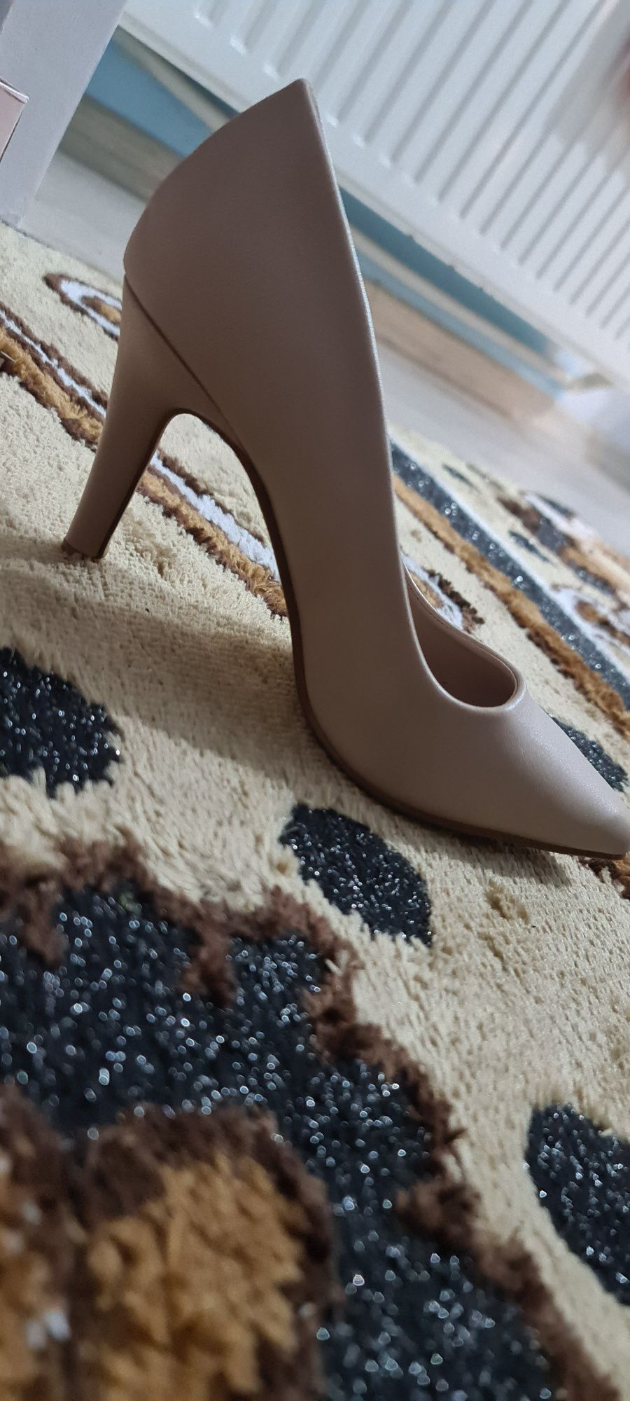 Pantofi stiletto