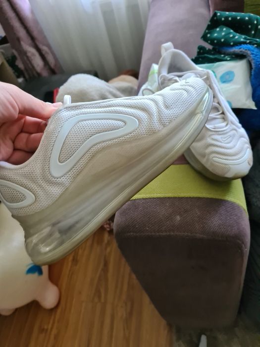 Vând adidasi Nike