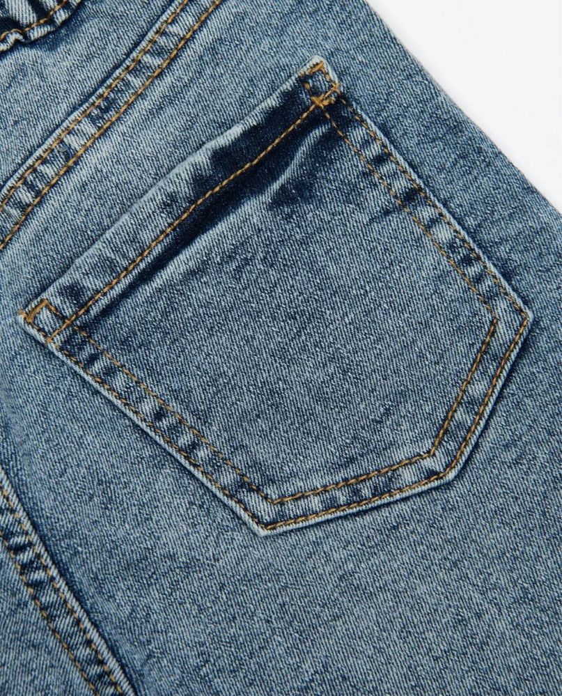Стильные прямые голубые джинсы на лето весну на девочку 116