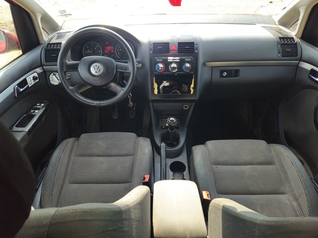 Фолксваген Туаран 2.0 136к.с на части VW Touran 2.0tdi 136 na chasti