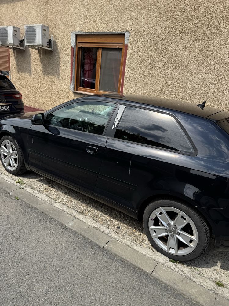 Vand Audi A3 2010 (sau schimb cu motocicleta)