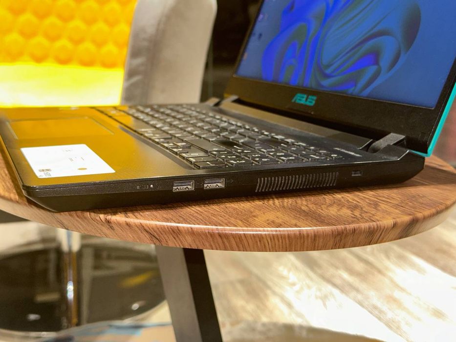 Asus X560UD ноутбук