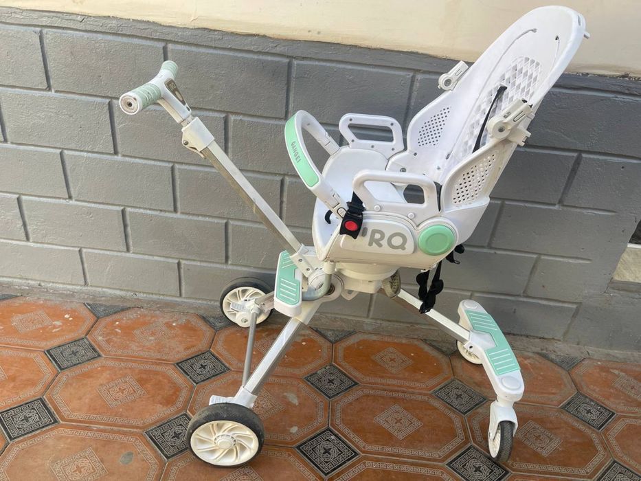 Детская прогулочная коляска-трость (легкая, складная)