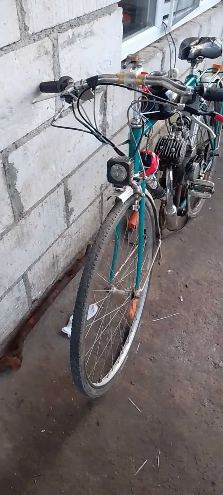 Vând bicicleta cu motor