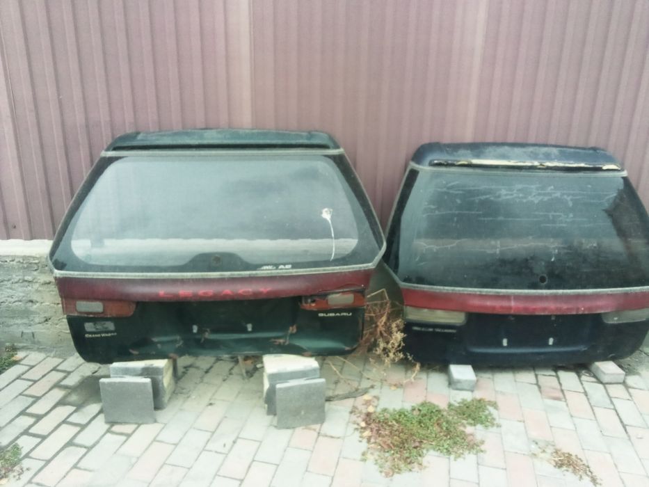 Продам крышку багажника 2шт
