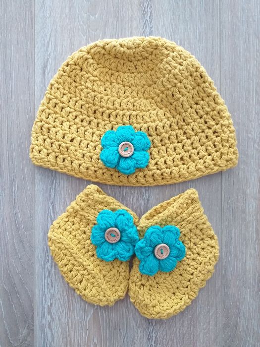 Ръчно плетени шапка и пантофки за момиче!За размер 6-12,12-18 месеца!