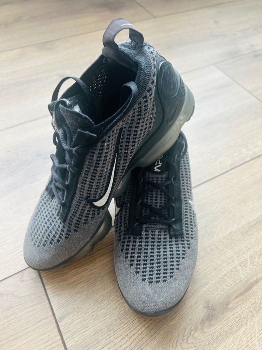 Nike Jordan 38 номер -50 лв и NIKE AIR VAPORMAX, номер 38,5 - 150 лв