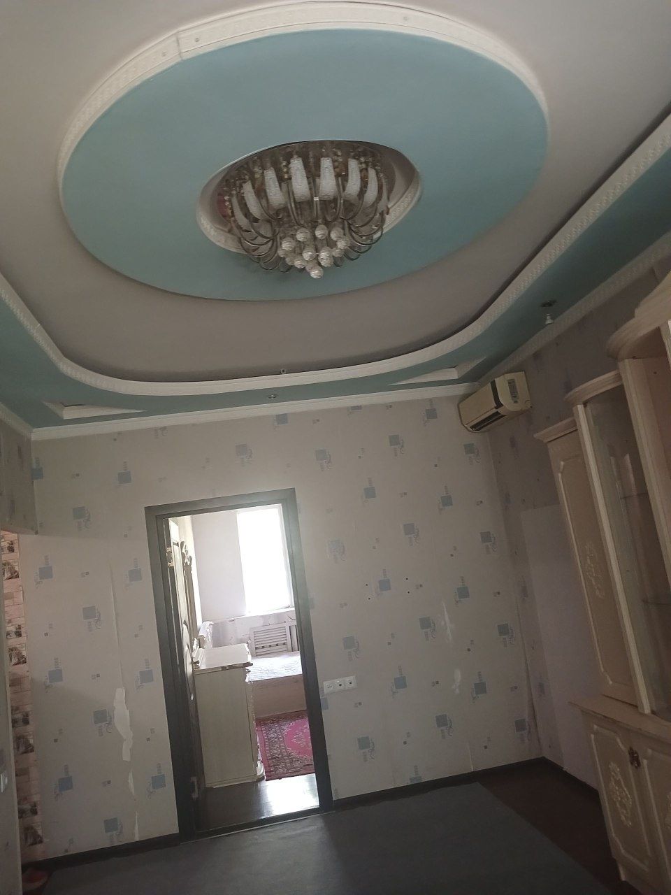 Ц-квартал.  2-3/5/5 - 400$. квартира узоқ муддатга ижарага берилади