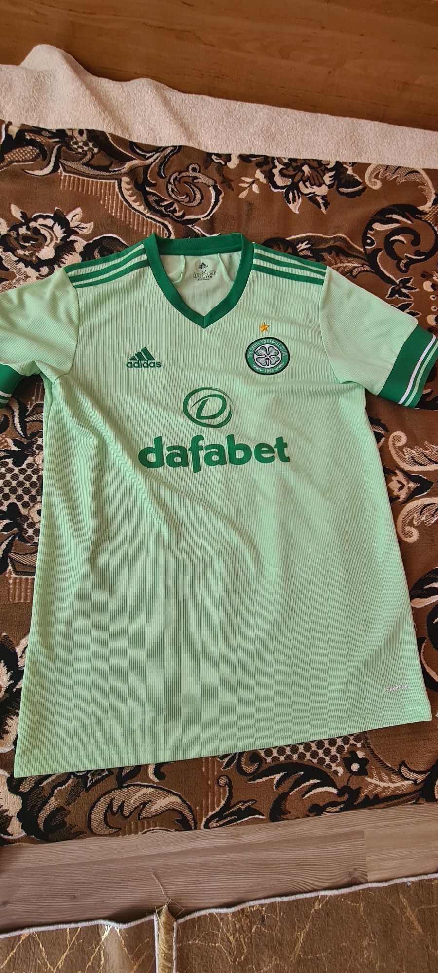 Adidas mngo zapazeni