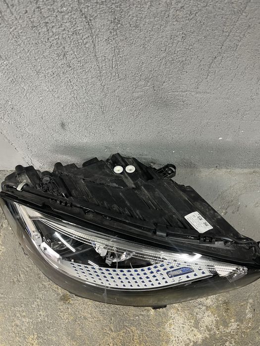 Mercedes w223 digital light десен фар