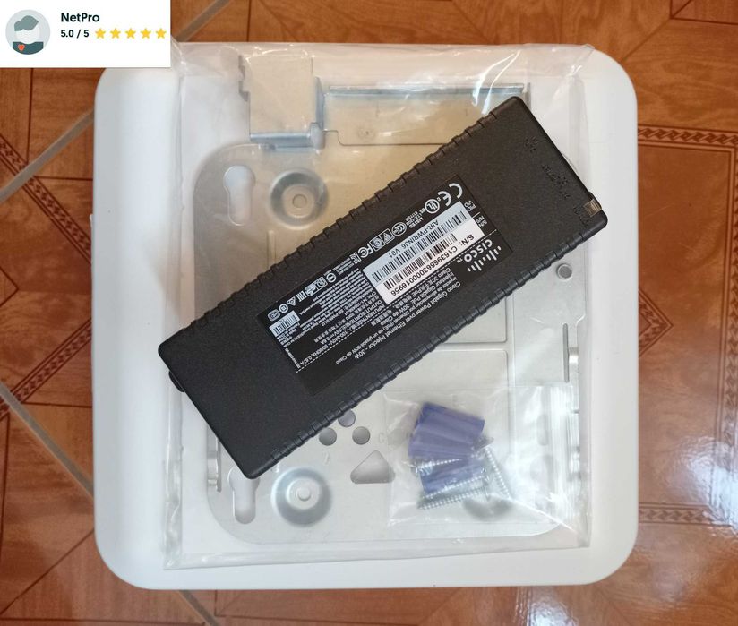 Access Point Wi-Fi CISCO 2802 cu injector PoE