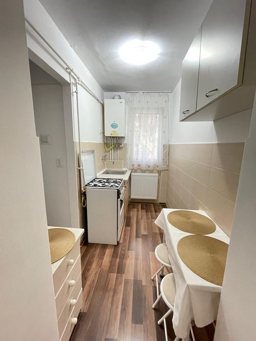 Închiriez apartament 2 camere – etaj 3, Dambu Pietros.