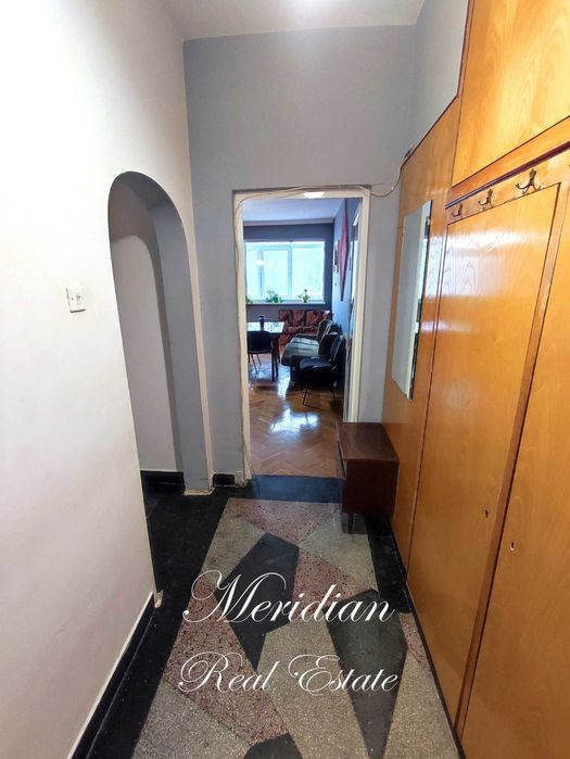 Дава се под наем Тристаен апартамент в Добрич, Център - 90 кв.м за 280 € - Снимка #3