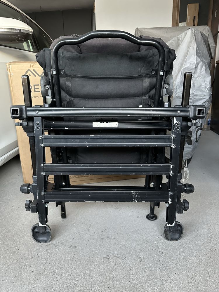 Фидер стол Preston Monster feeder chair