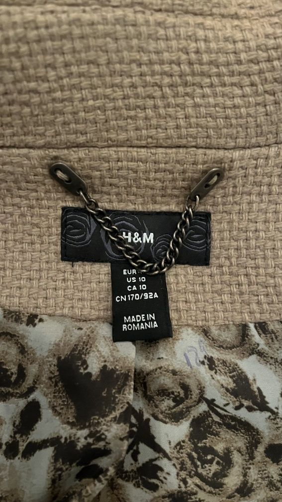 Palton bej H&M Made in Romania + CADOU
