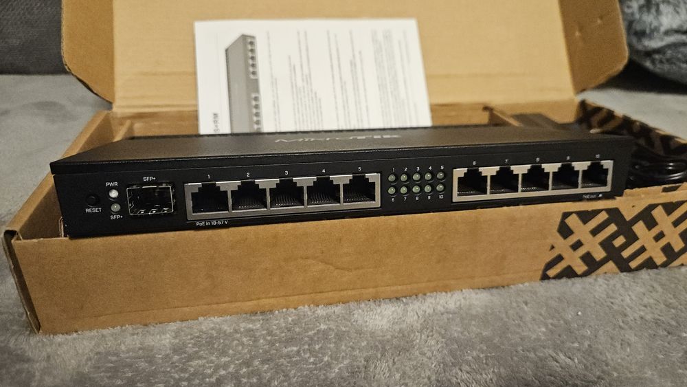 Mikrotik RB4011iGS+RM