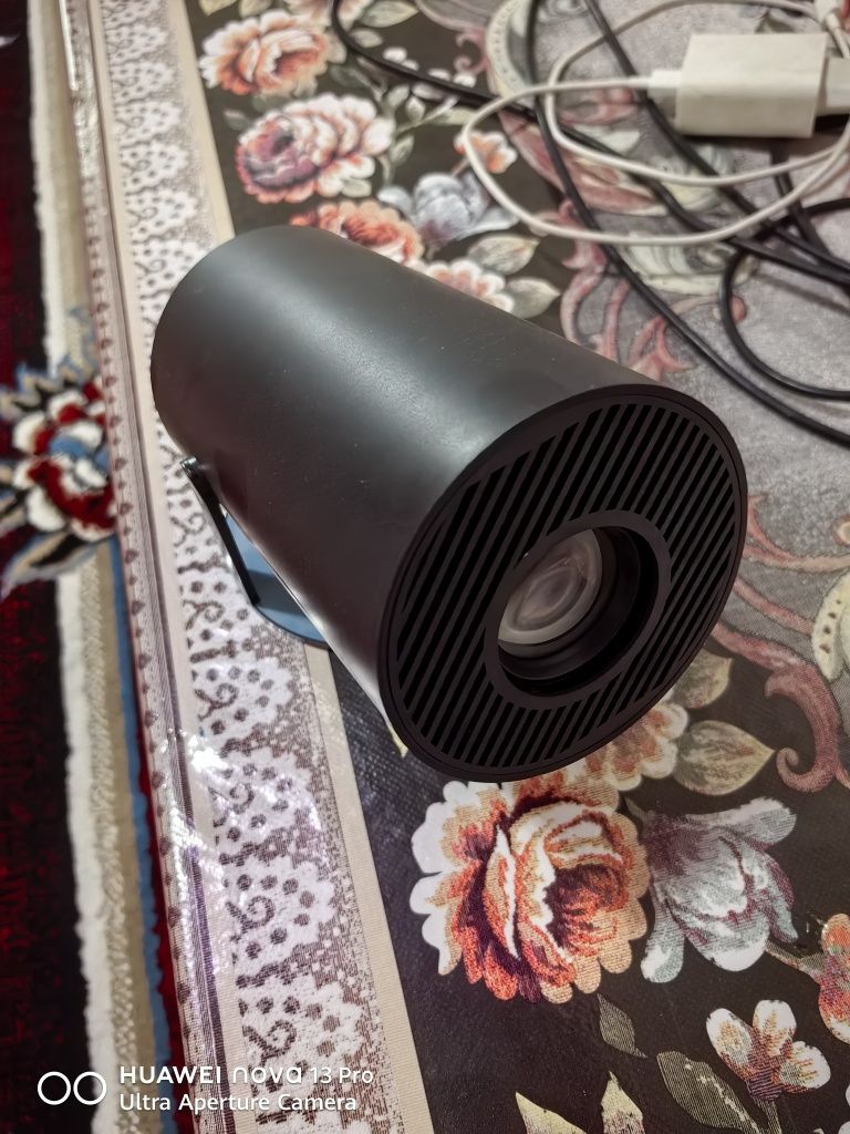 Proyektor HY 300