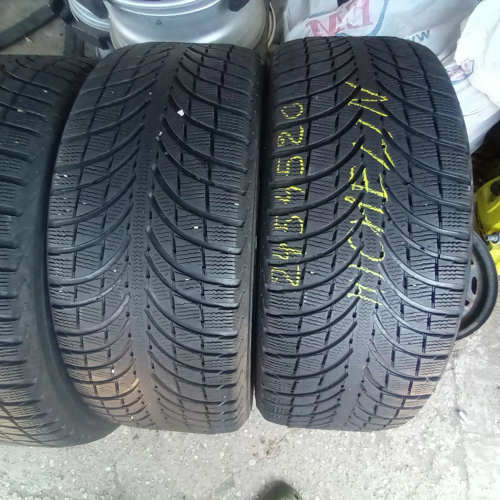 245 45 20 MICHELIN 4броя зимни