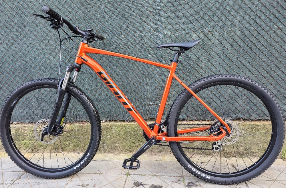 Като нов Giant Talon 29 цола XL размер 2x8 скорости Хидравлични дисков