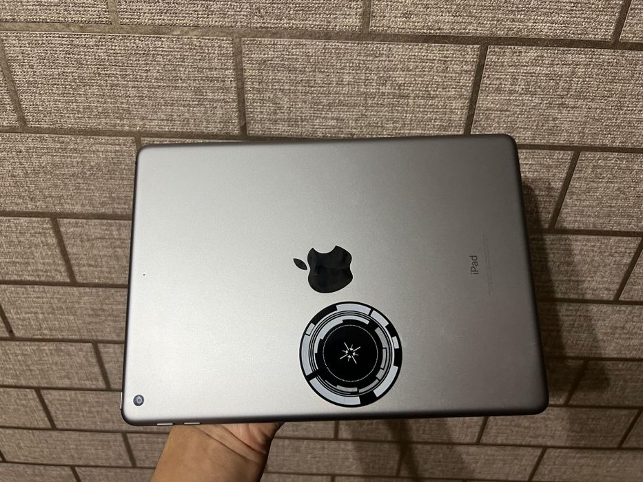 ipad 6 в отличном состоянии