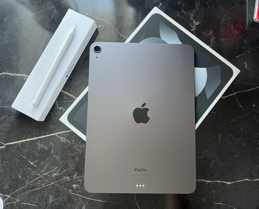 Apple IPad Air 5 64Гб и Apple Pencil 2 все в отличном состоянии