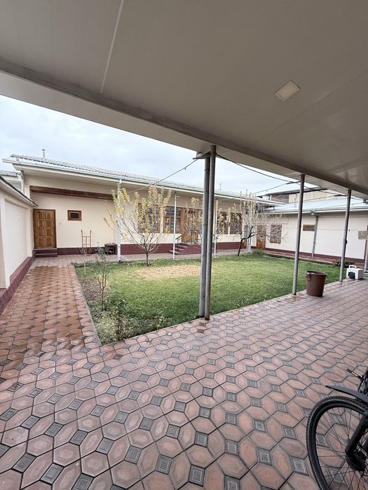 Ховли сотилади 6 сотих яшашга тайёр уй