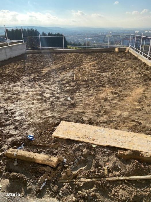 Apartament cu 3 camere, 68 mp gradina privata de 125 mp, spatiu si con