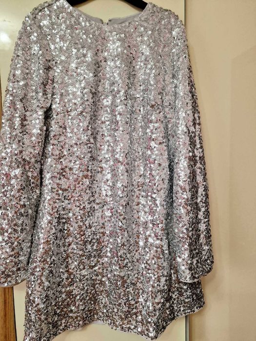 S Дамска рокля с пайети в сребристо