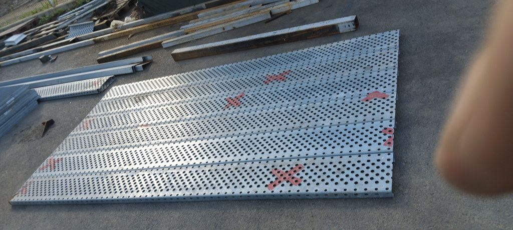 Grătare zincate la diferite dimensiuni la cel mai mic