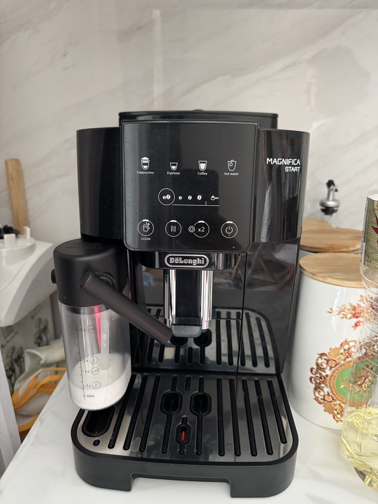 Кофе-машина Delonghi