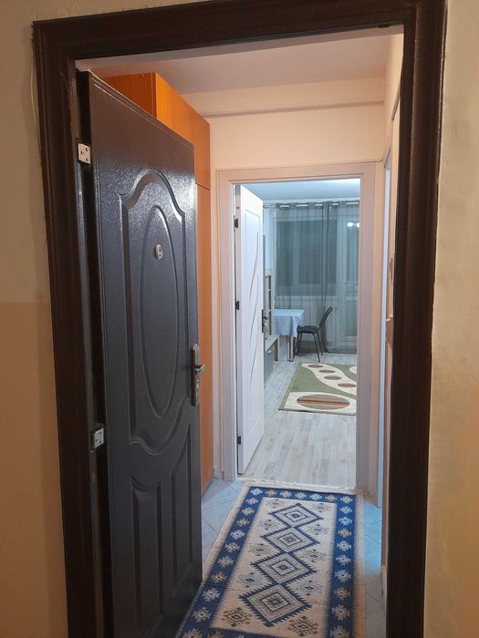 Garsoniera libera de inchiriat Astra