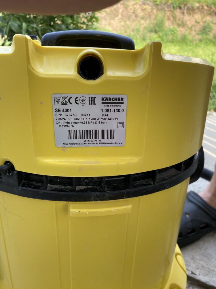 Aspirator cu spalare karcher SE 4001