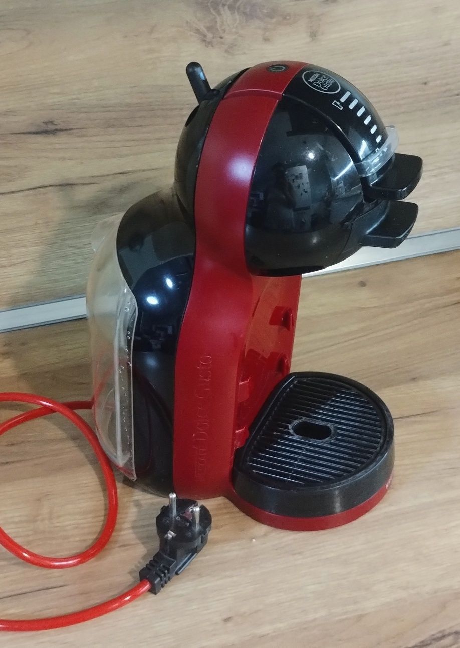 Кафемашина Mini me KRUPS Nescafé dolce gusto + капсули