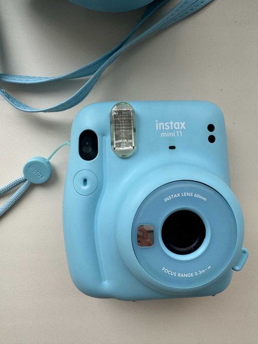 Фотокамера моментальной печати Instax mini 11 голубой