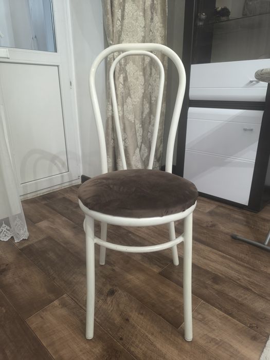 Стулья белые на кухню