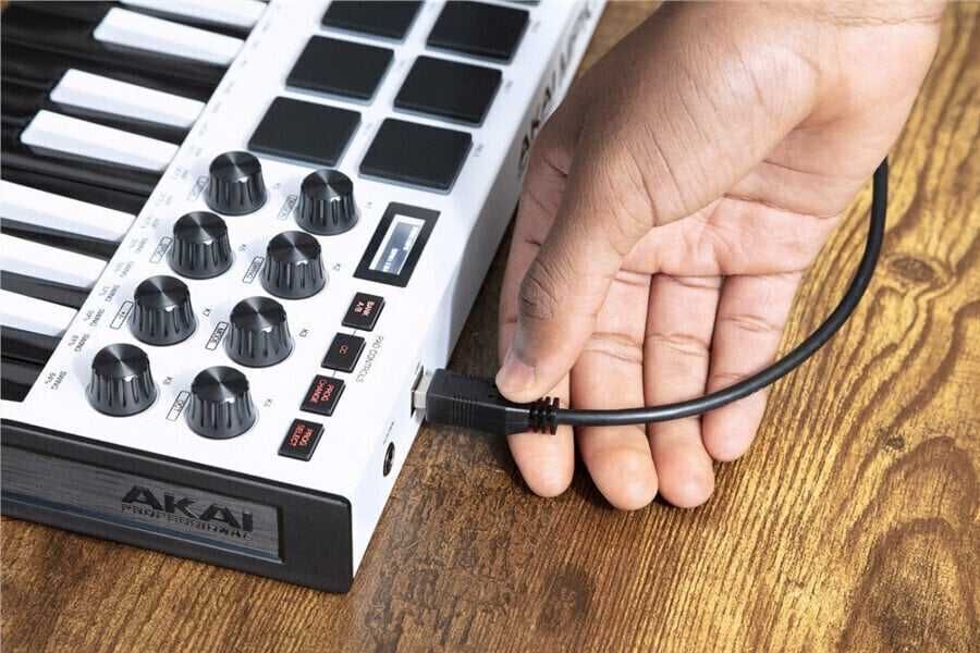 Akai MPK mini MK3 Миди клавиатура White