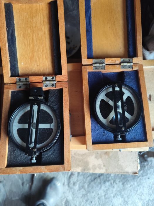 Продам геодезические 2 компаса