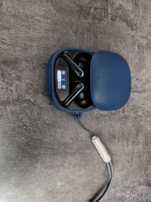 Продам наушники беспроводные