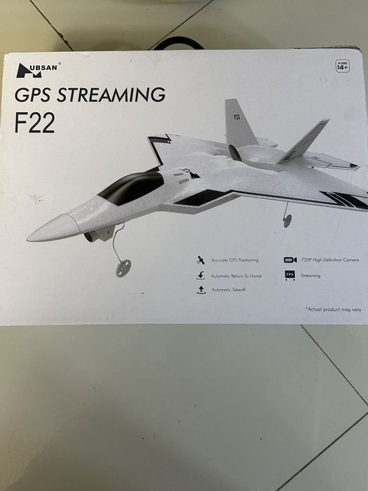 Avion cu GPS si radio comanda cu LCD